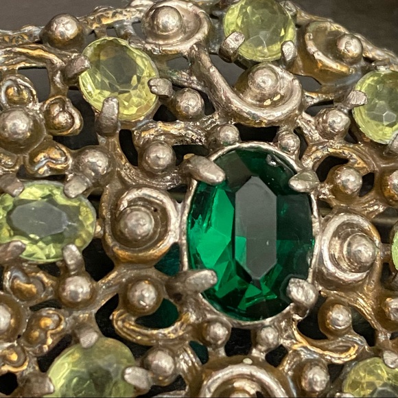 Unique Vintage Austro-Hungarian? Peridot Emerald Green Ornate Flower Brooch - Picture 12 of 12